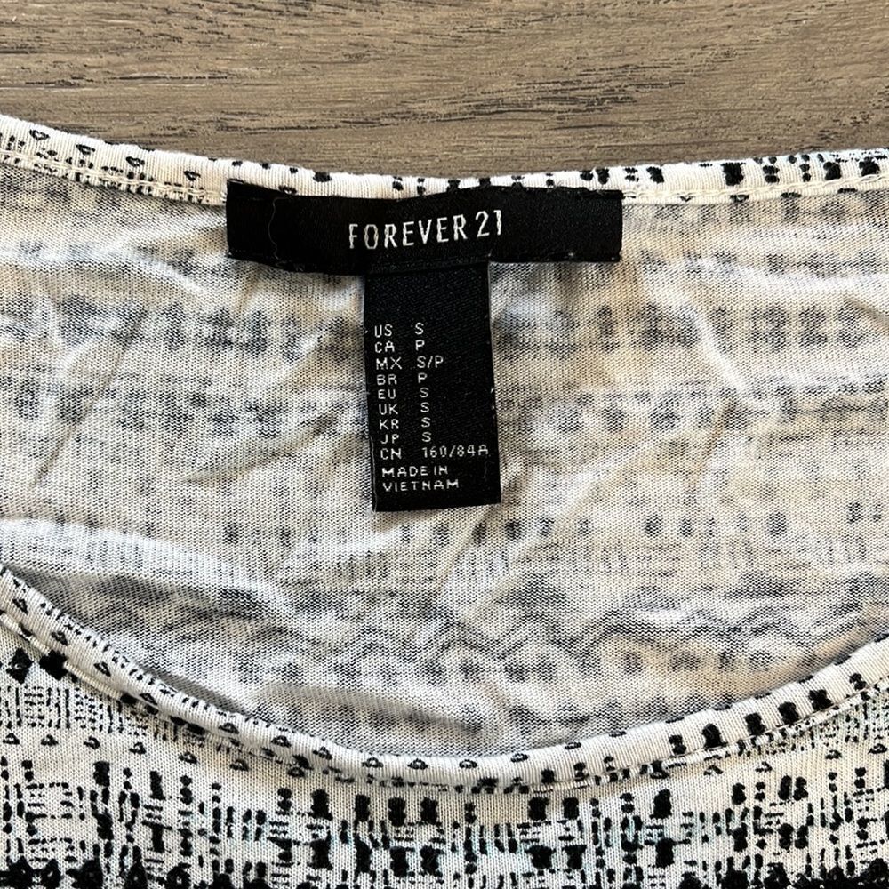 Forever 21 Top  - Picture 2 of 3